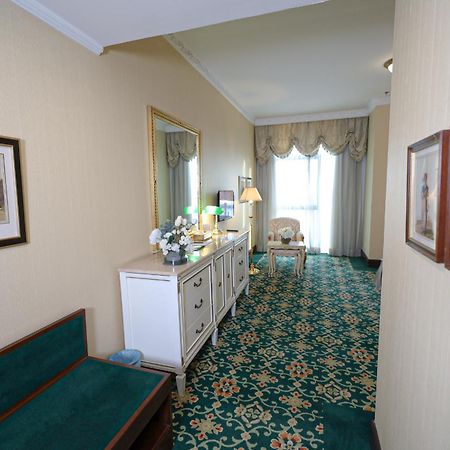 โรงแรมฮาบิแทต ออล สวีท อัล คอบาร์ อัลโคห์บาร์ ภายนอก รูปภาพ Interior of the hotel