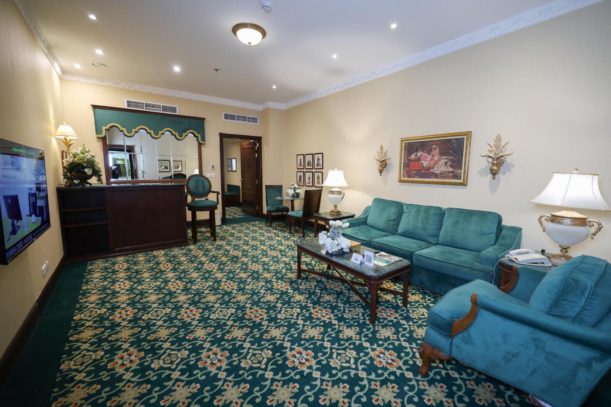 โรงแรมฮาบิแทต ออล สวีท อัล คอบาร์ อัลโคห์บาร์ ภายนอก รูปภาพ A suite at the hotel