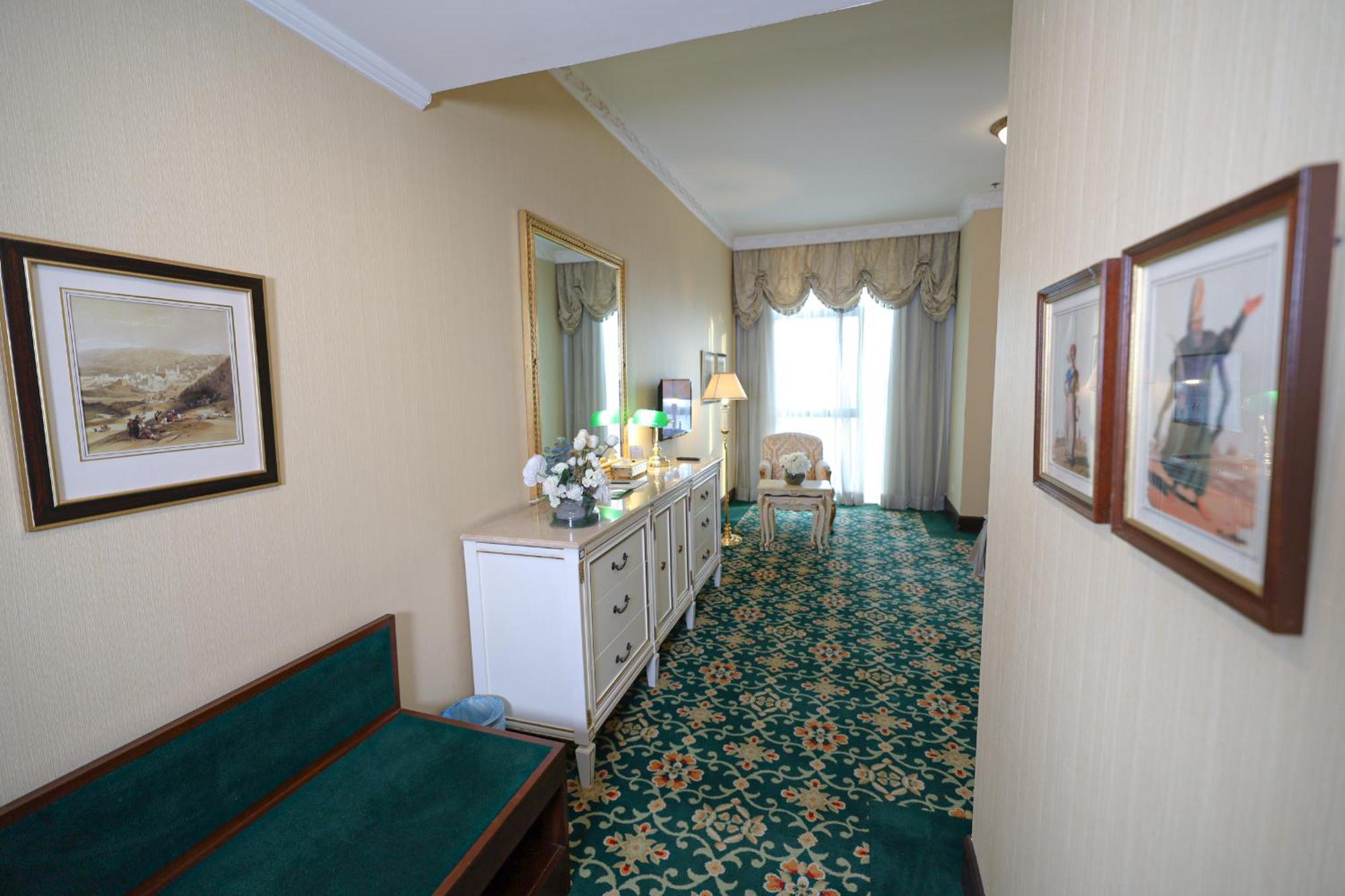 โรงแรมฮาบิแทต ออล สวีท อัล คอบาร์ อัลโคห์บาร์ ภายนอก รูปภาพ Interior of the hotel