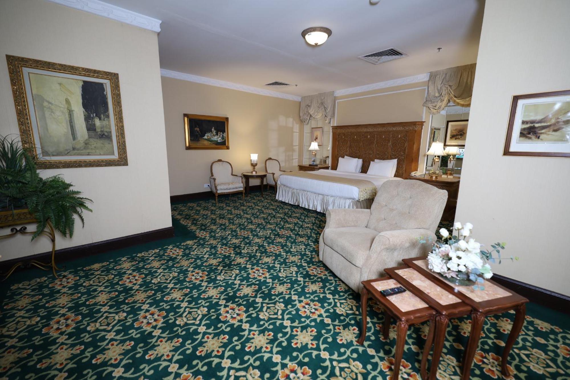 โรงแรมฮาบิแทต ออล สวีท อัล คอบาร์ อัลโคห์บาร์ ภายนอก รูปภาพ A suite at the hotel