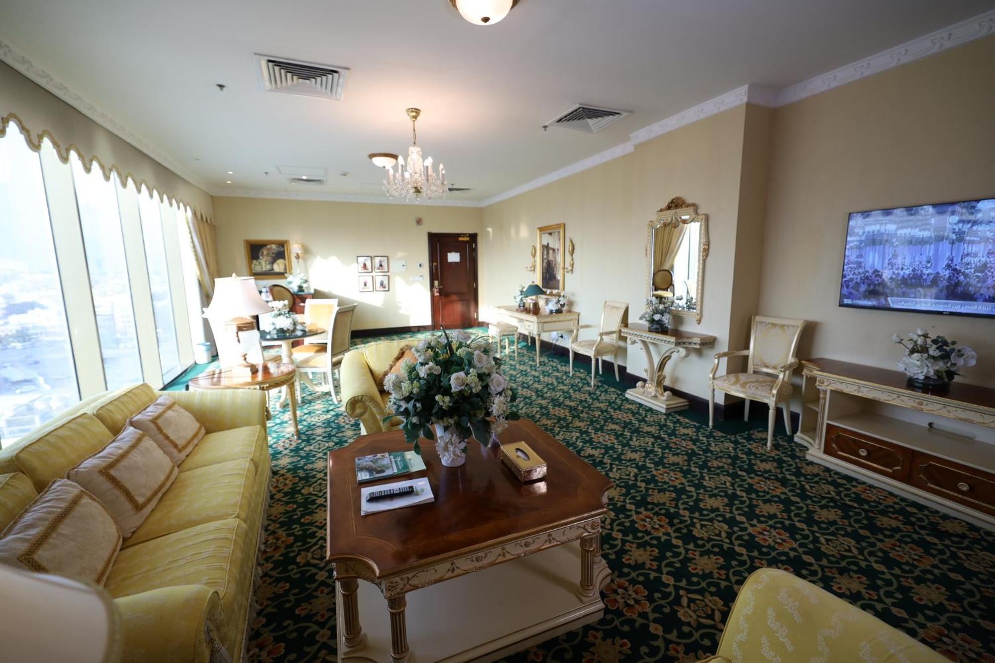 โรงแรมฮาบิแทต ออล สวีท อัล คอบาร์ อัลโคห์บาร์ ภายนอก รูปภาพ The Green Room