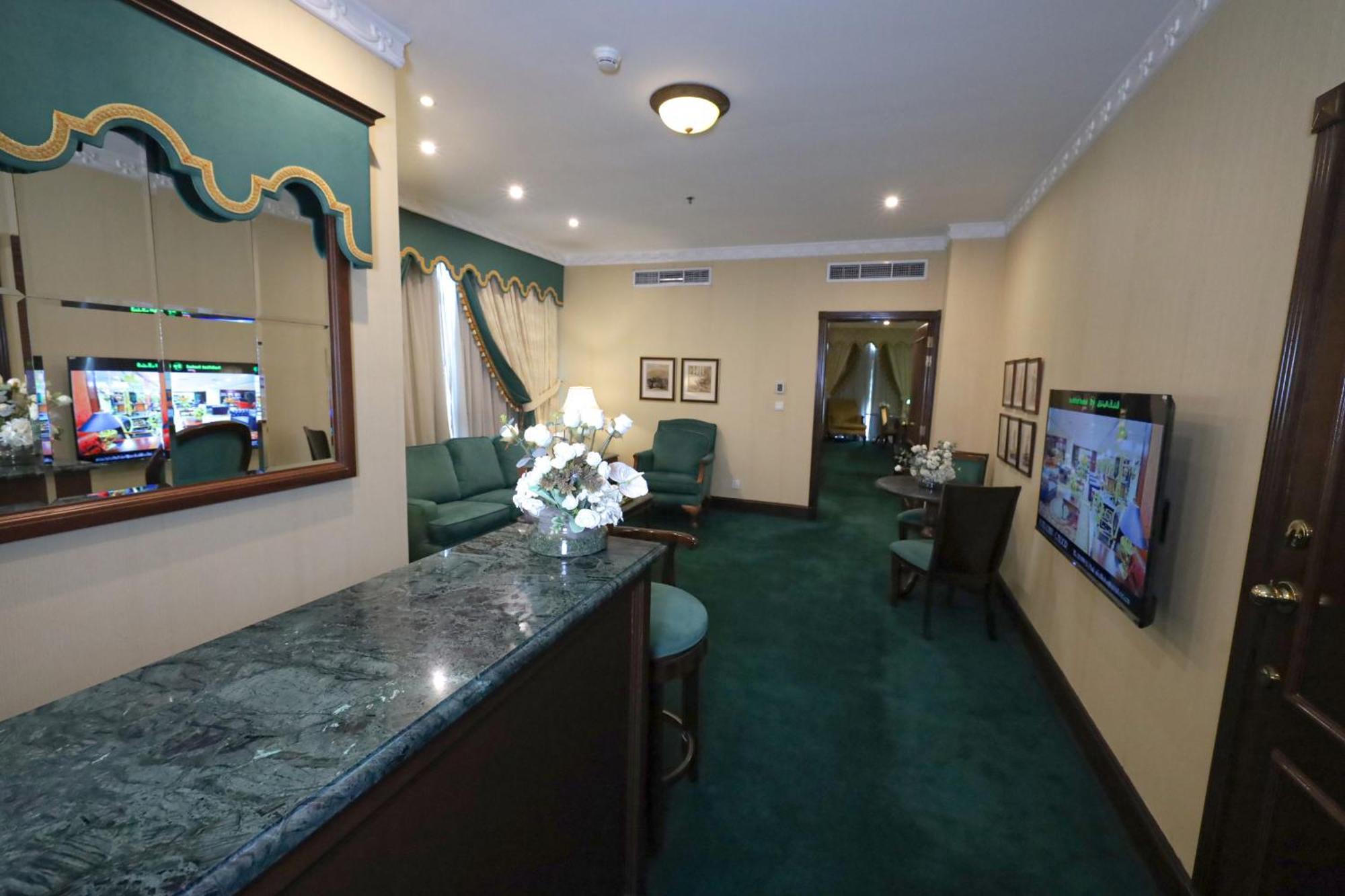โรงแรมฮาบิแทต ออล สวีท อัล คอบาร์ อัลโคห์บาร์ ภายนอก รูปภาพ The Green Room